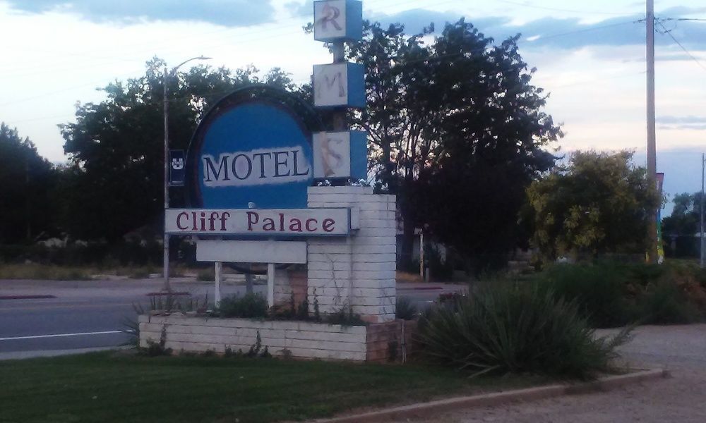 Cliff Palace Motel Blanding Ngoại thất bức ảnh